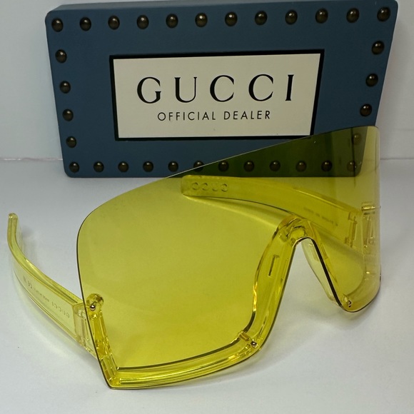 New Season Gucci Eyewear Mask-shaped frame sunglasses - Picture 3 of 14